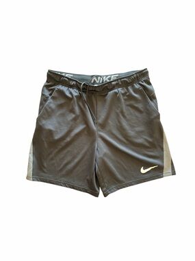 Nike Dri-FIT Training Shorts Men’s XL Black Gray Athletic Gym Workout Shorts